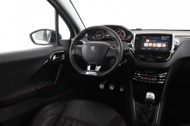 Peugeot 208 image 6