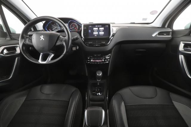 Peugeot 2008 image 2