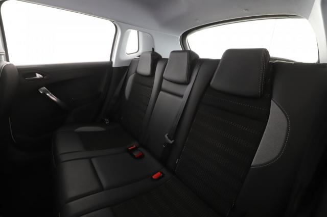 Peugeot 2008 image 6