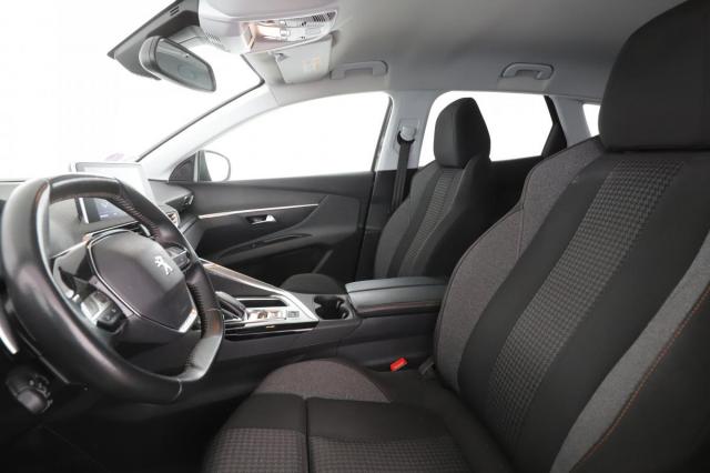 Peugeot 3008 image 2