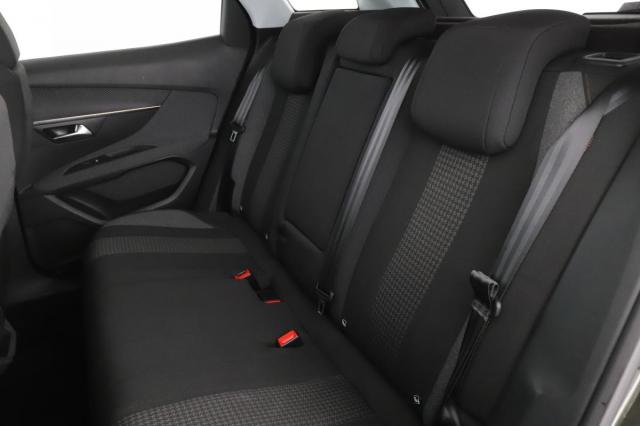 Peugeot 3008 image 3