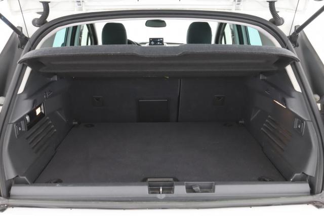 Peugeot 3008 image 2