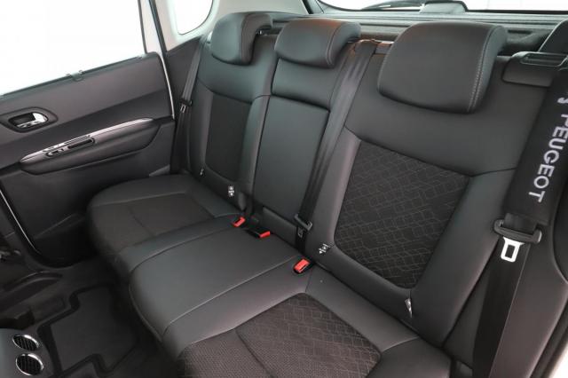 Peugeot 3008 image 1