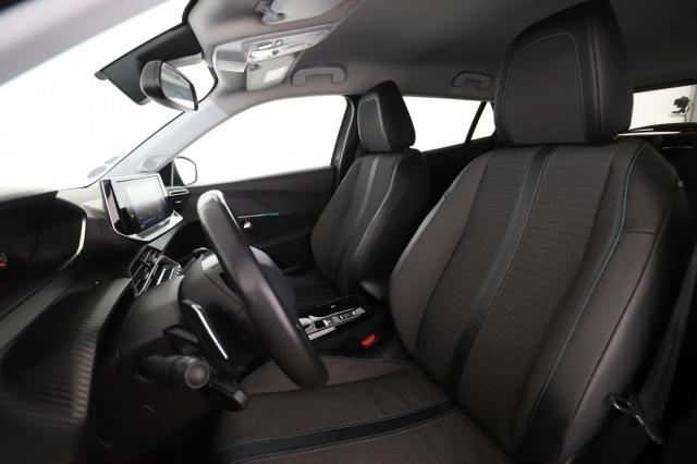 Peugeot 2008 image 2