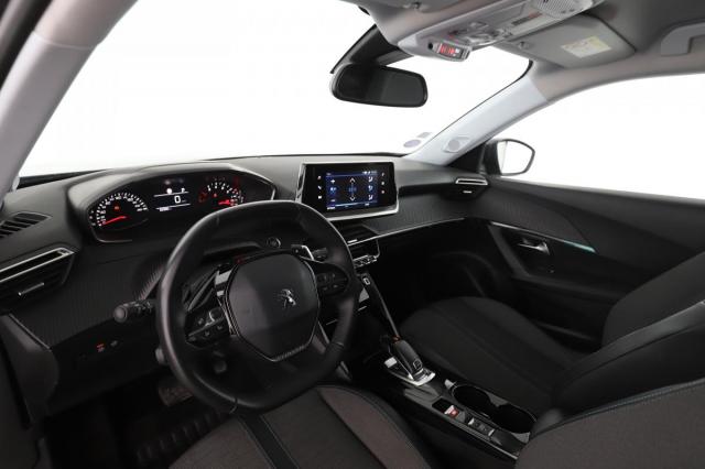 Peugeot 2008 image 8