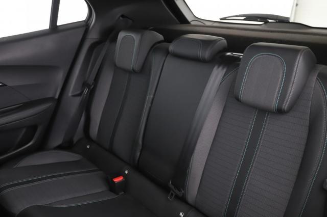 Peugeot 2008 image 1