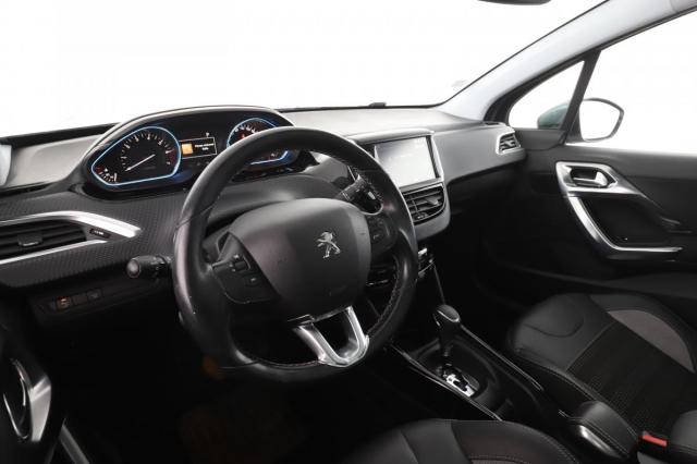 Peugeot 2008 image 2