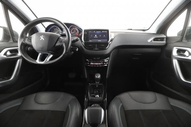 Peugeot 2008 image 8