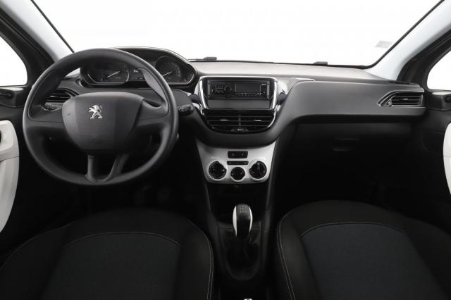Peugeot 208 image 9