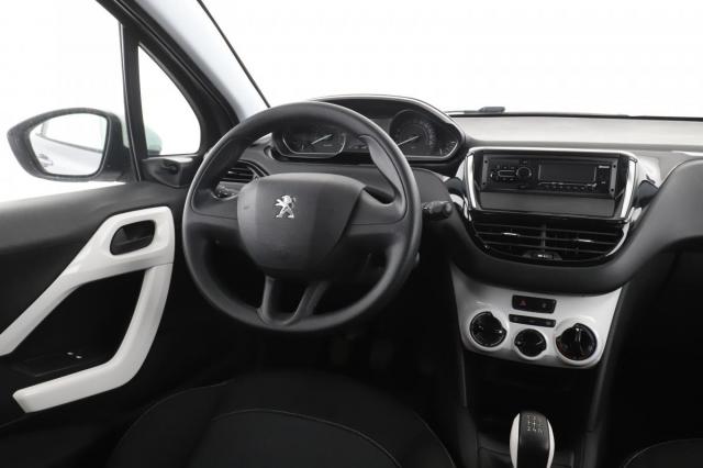 Peugeot 208 image 8