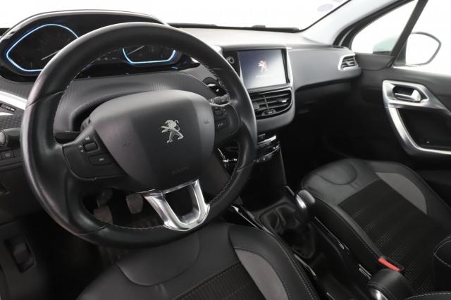 Peugeot 2008 image 7