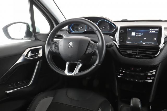Peugeot 2008 image 2