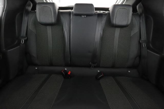 Peugeot 208 image 6