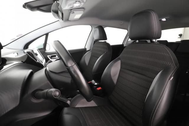 Peugeot 2008 image 5