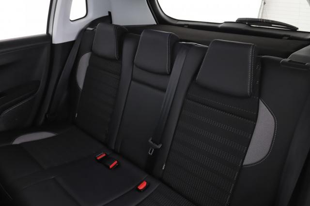 Peugeot 2008 image 2