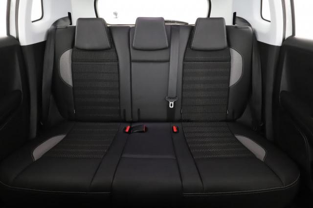Peugeot 2008 image 7