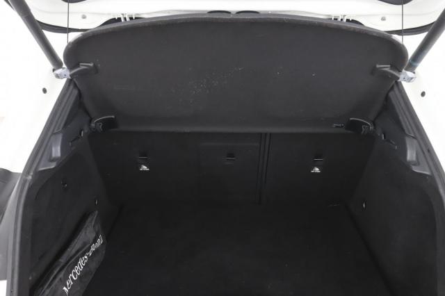 Mercedes Benz Gla image 9