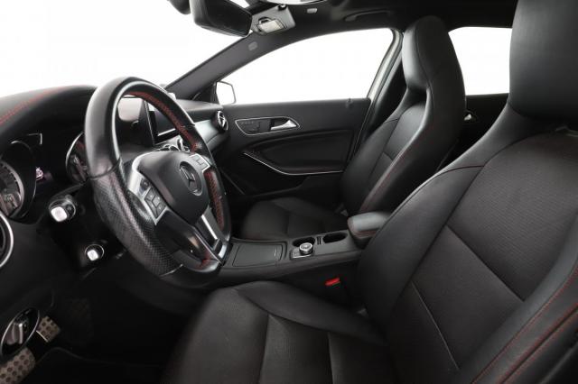 Mercedes Benz Gla image 1