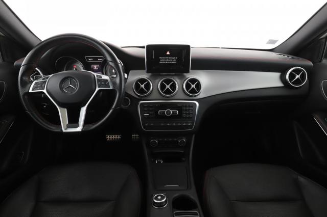 Mercedes Benz Gla image 5