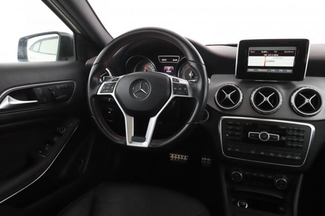 Mercedes Benz Gla image 8