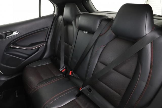 Mercedes Benz Gla image 6