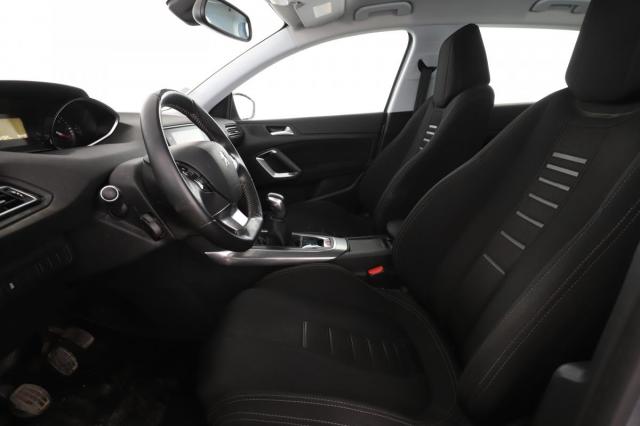 Peugeot 308 image 1