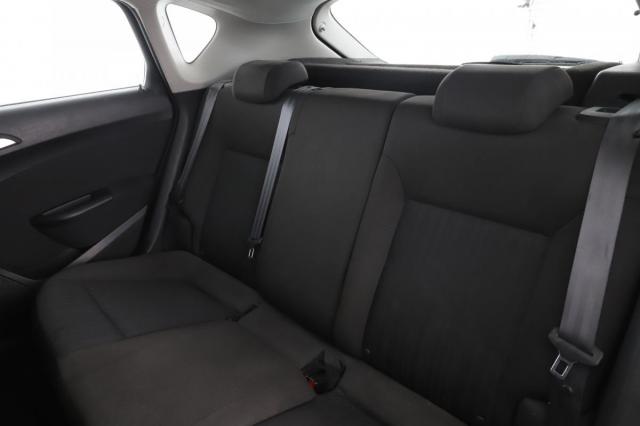 Opel Astra image 2