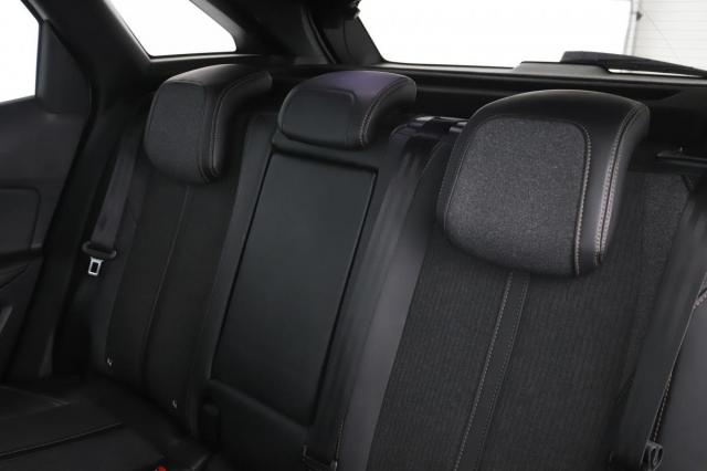 Peugeot 3008 image 1