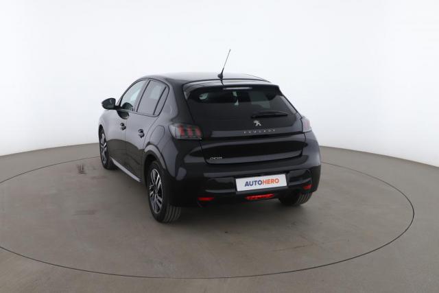 Peugeot 208 image 8