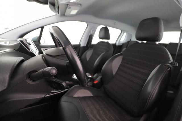 Peugeot 2008 image 9