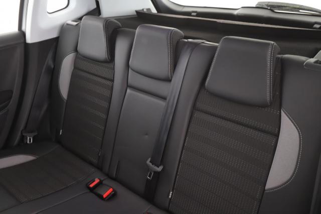 Peugeot 2008 image 2