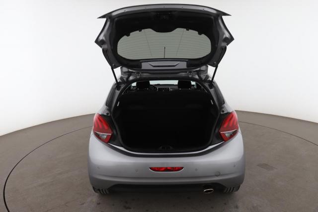 Peugeot 208 image 1