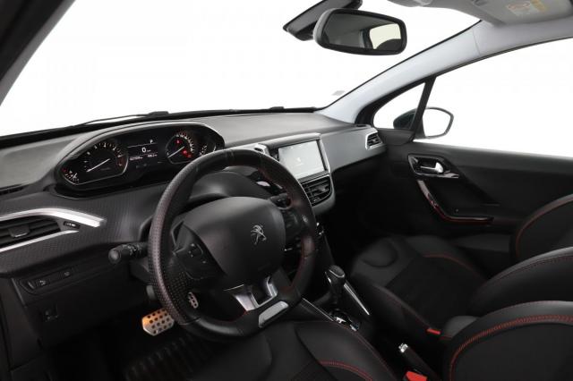 Peugeot 208 image 8
