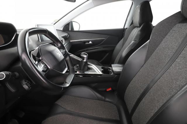 Peugeot 3008 image 2