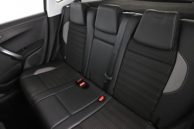 Peugeot 2008 image 1