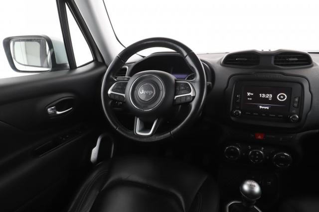 Jeep Renegade image 8