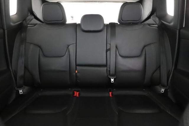 Jeep Renegade image 9