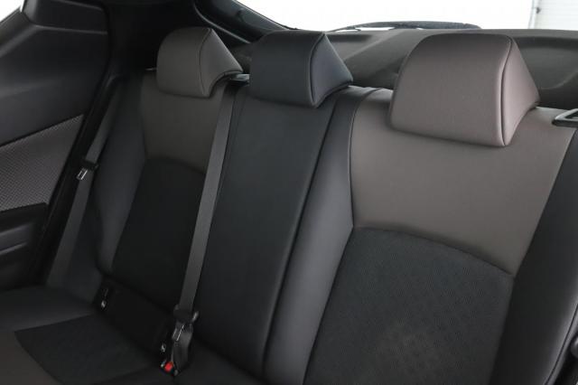 Toyota C-Hr image 1