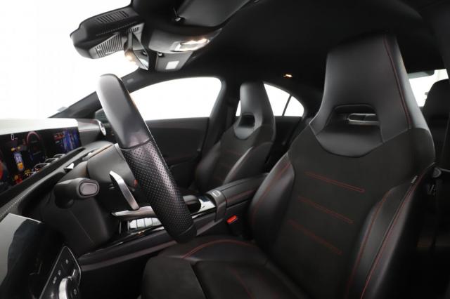 Mercedes Benz Cla image 9