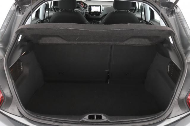 Peugeot 208 image 4
