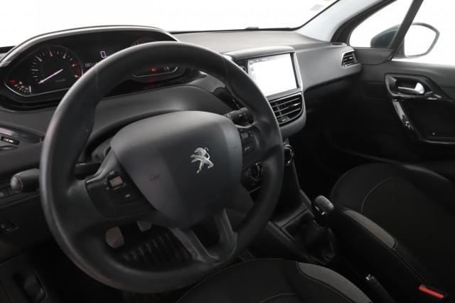 Peugeot 208 image 3