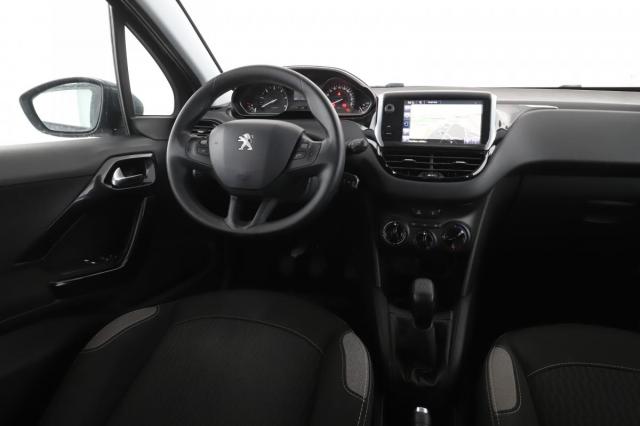 Peugeot 208 image 2
