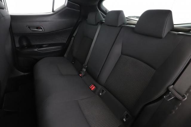 Toyota C-Hr image 8