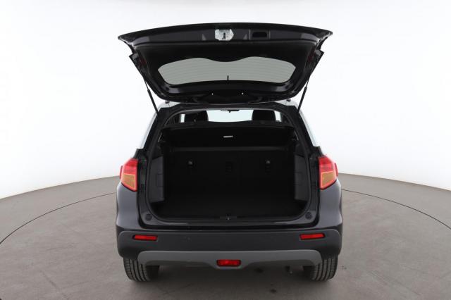 Suzuki Vitara image 7