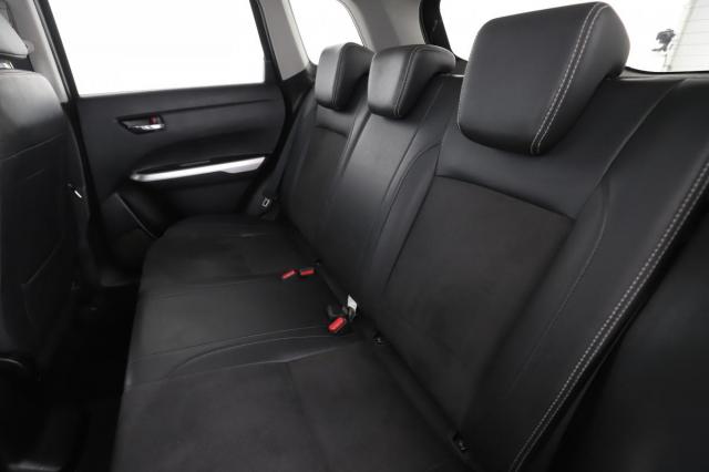 Suzuki Vitara image 4