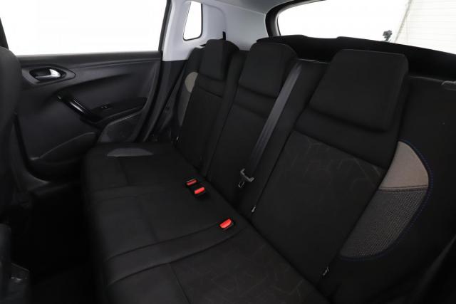 Peugeot 2008 image 3