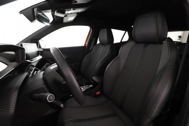 Peugeot 2008 image 3