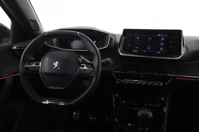 Peugeot 2008 image 8