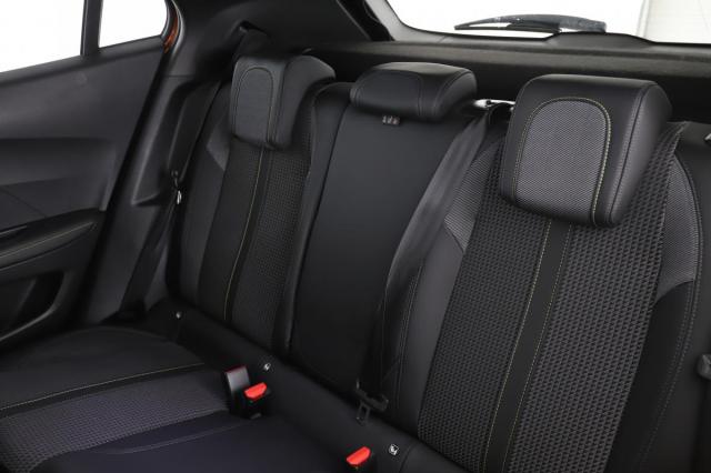 Peugeot 2008 image 6