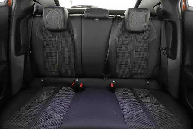 Peugeot 2008 image 7
